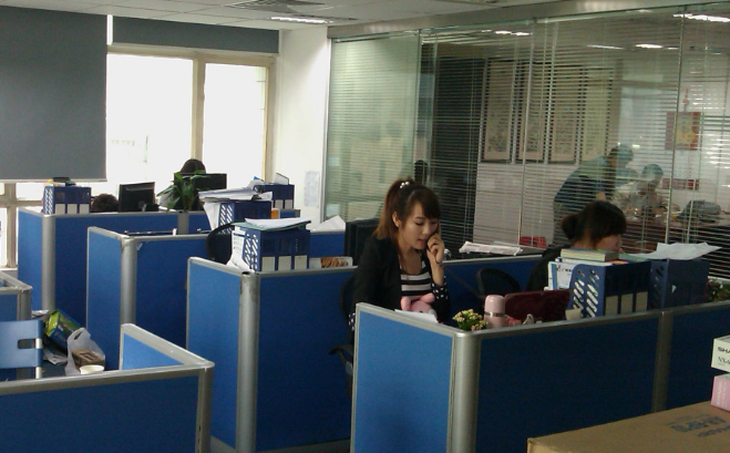 工业塑胶件定制生产流程详解：从模具设计到注塑成型的完整方案